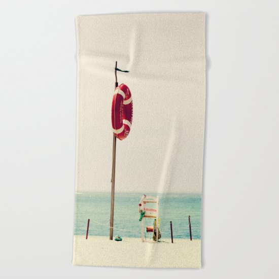 beach life Beach Towel