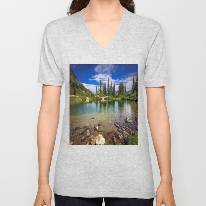 Mountain Lake in the Mt Rainier National Park V Neck T Shirt