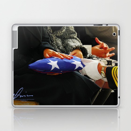 Honor Our Soldiers Laptop & iPad Skin