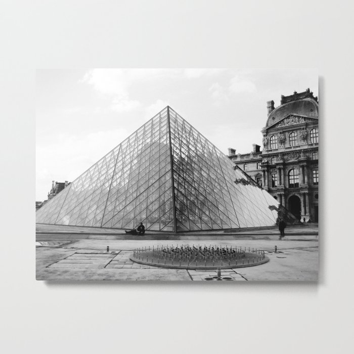 Pyramide de Louvre Metal Print