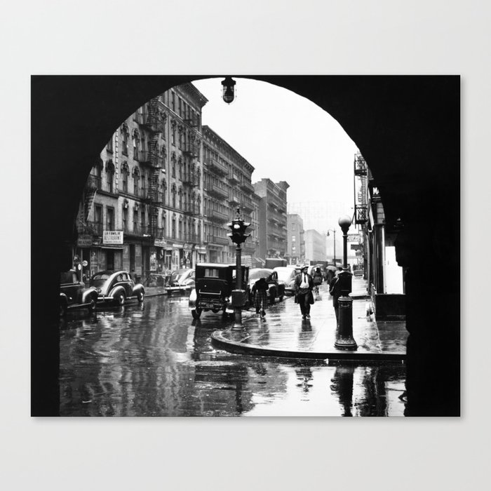 Looking East On 110th Street From Park Avenue On A Rainy Day - 1947 Canvas Print