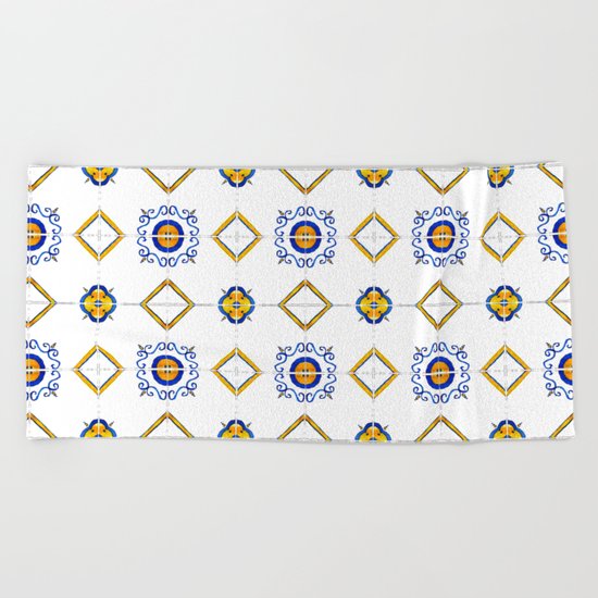 Majolica pattern Beach Towel