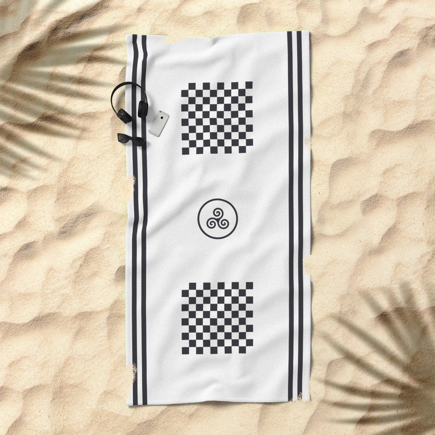 Get Wallpaper La Serviette De Plage Jeu De Dames Bretagne 04 4p Beach Towel HD