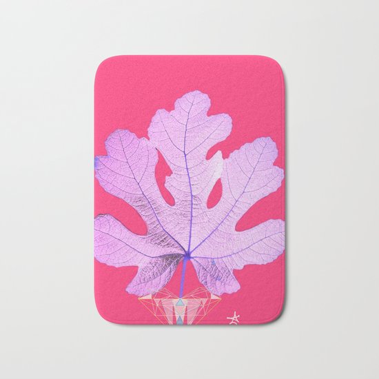 Fig Leaf Diamond Heart Christmas Bath Mat