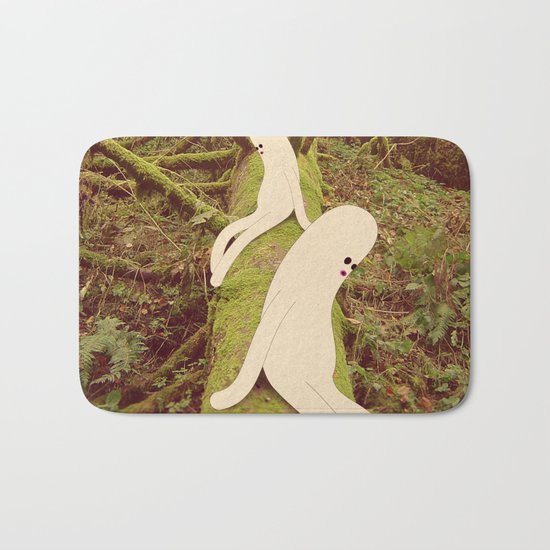 u o m i Bath Mat