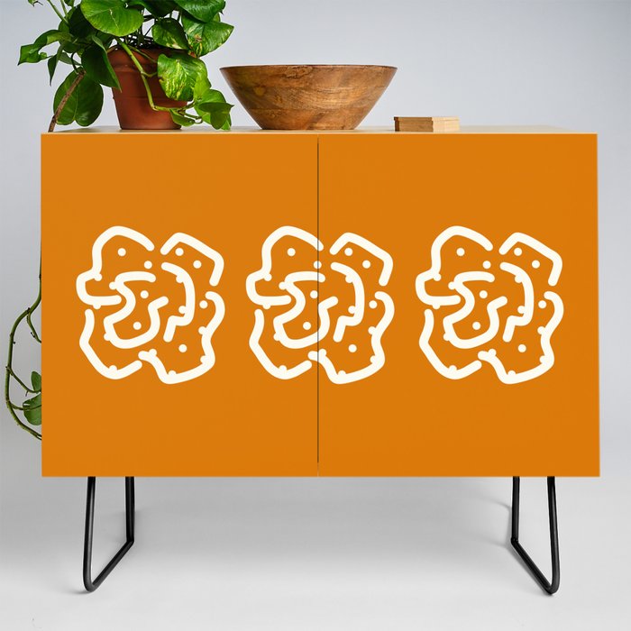 Three spotted flowers 8 Credenza