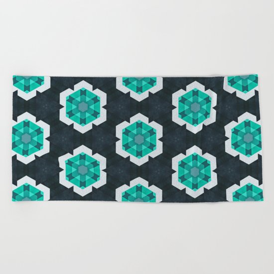 mynt ∞ snwwflykk Beach Towel