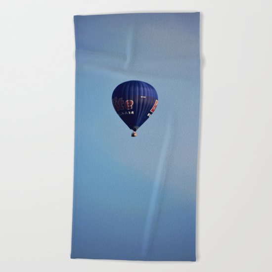 Blue air balloon Beach Towel