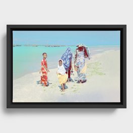 Hel Mort's Women, d'Outre-mer Framed Canvas