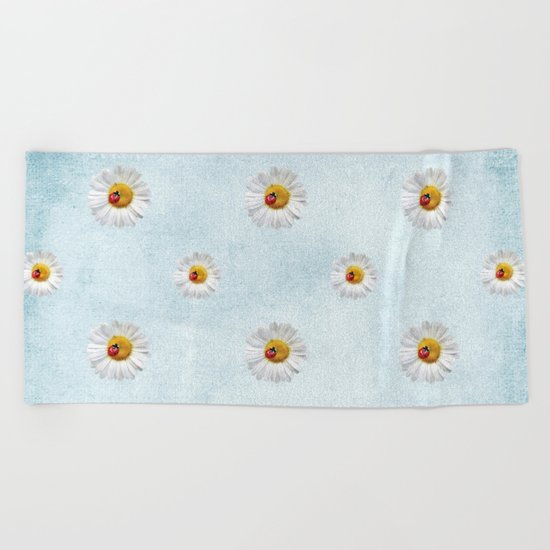 Daisies in love- lightblue pattern Beach Towel