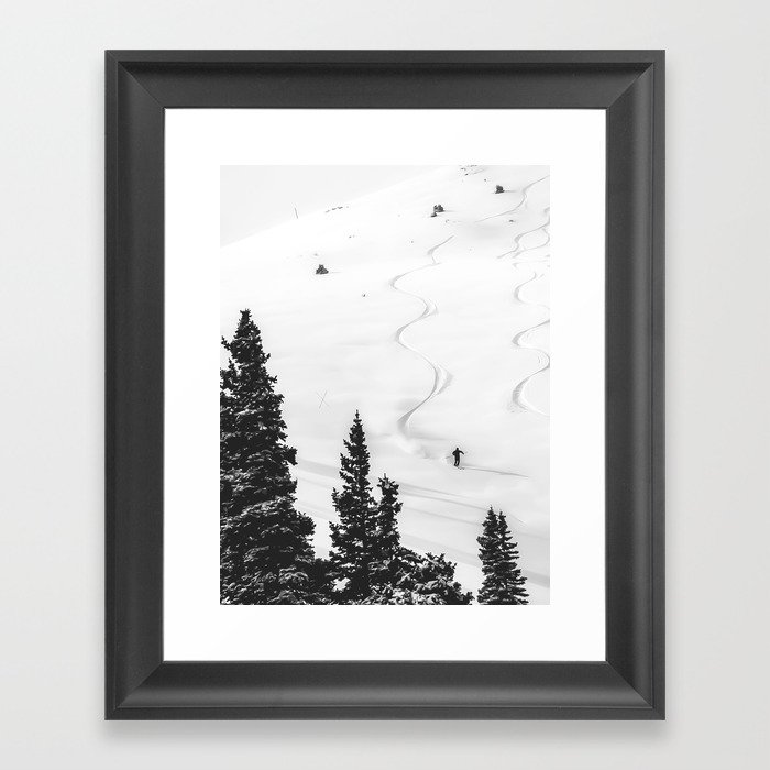 Backcountry Skier // Fresh Powder Snow Mountain Ski Landscape Black and White Photography Vibes Gerahmter Kunstdruck