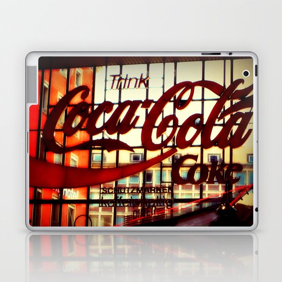 Trink Coca~Cola Laptop & iPad Skin