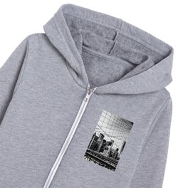 Brooklyn Bridge and Manhattan skyline in New York City black and white Kids Zip Hoodie