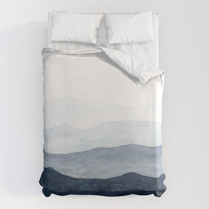 Indigo Abstract Watercolor Mountains Bettbezug | Gemälde, Aquarell, Indigo, Blau, Berge, Landscape, Fog, Foggy, Natur, Abstrakt