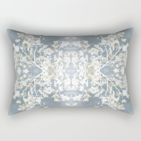 Medaillon Rectangular Pillow