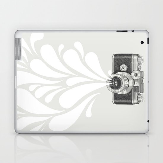 Worth a thousand words Laptop & iPad Skin