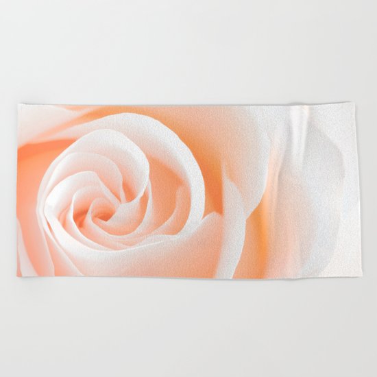 Rose´s heart I- Beautiful roses flower in pink Beach Towel