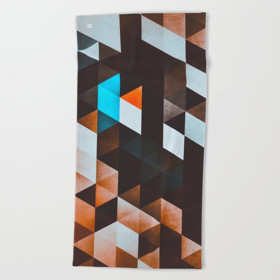 ydd_yvyn Beach Towel
