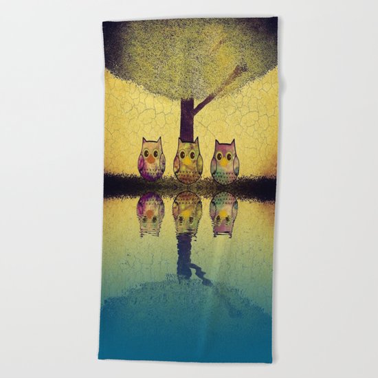 owl-7 Beach Towel
