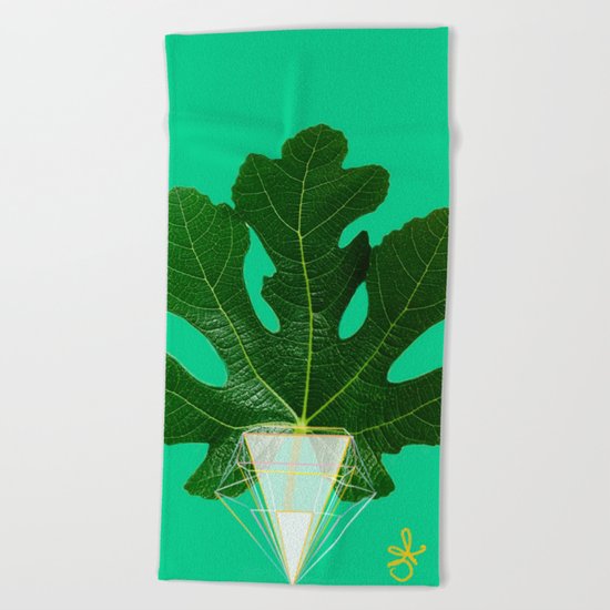 Fig Leaf Diamond Christmas Tree Beach Towel