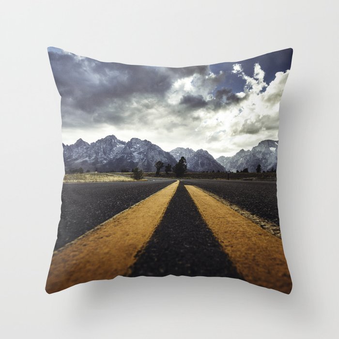 gran teton national park Throw Pillow