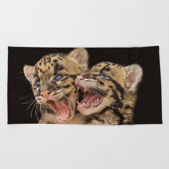CLOUDED LEOPARD CUBS LOVE Beach Towel