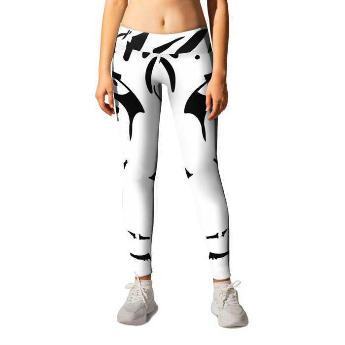 Black and white tiger head close up Leggings