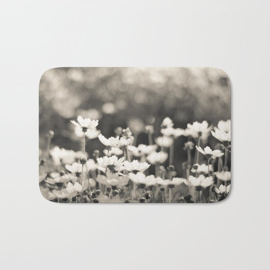 Black and White Daisy Bath Mat