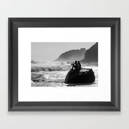 Block Island in Black and White (Couple at Mohegan Bluffs) Framed Art Print