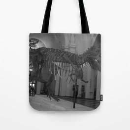 T-Rex museum dinosaur, skeleton, bone, fossil black and white photograph - photography - photographs Tote Bag