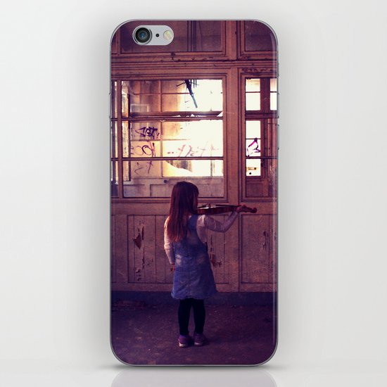 play my girl.. iPhone & iPod Skin