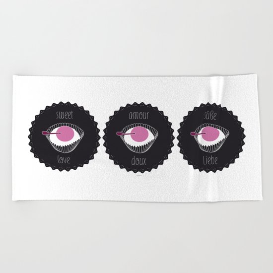 amour doux Beach Towel