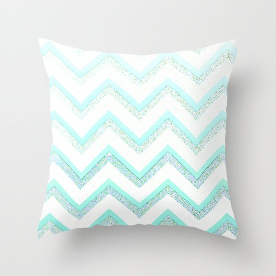 NUDE MINT Throw Pillow