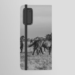 Wild horses running in the sun | Horse photography Netherlands | Nature travel black an white animal photo print Android Wallet Case