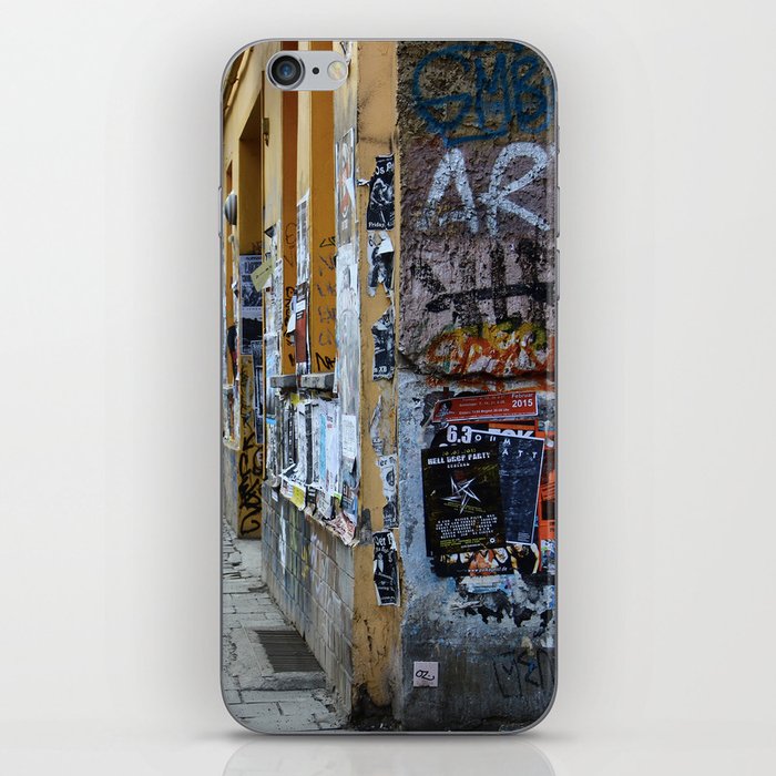 BERLIN - Street photography - slap tag iPhone Skin