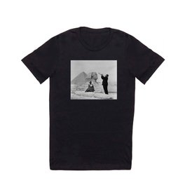 Black and White Photo of Louis Armstrong at the Egyptian Sphinx T Shirt