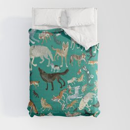 Wolves of the World Green pattern Comforter
