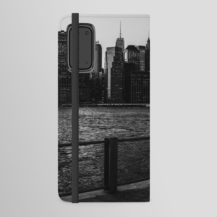 New York City Manhattan skyline at sunset black and white Android Wallet Case