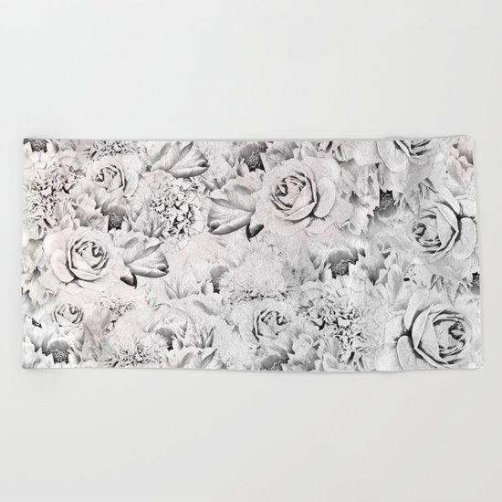 White roses Beach Towel
