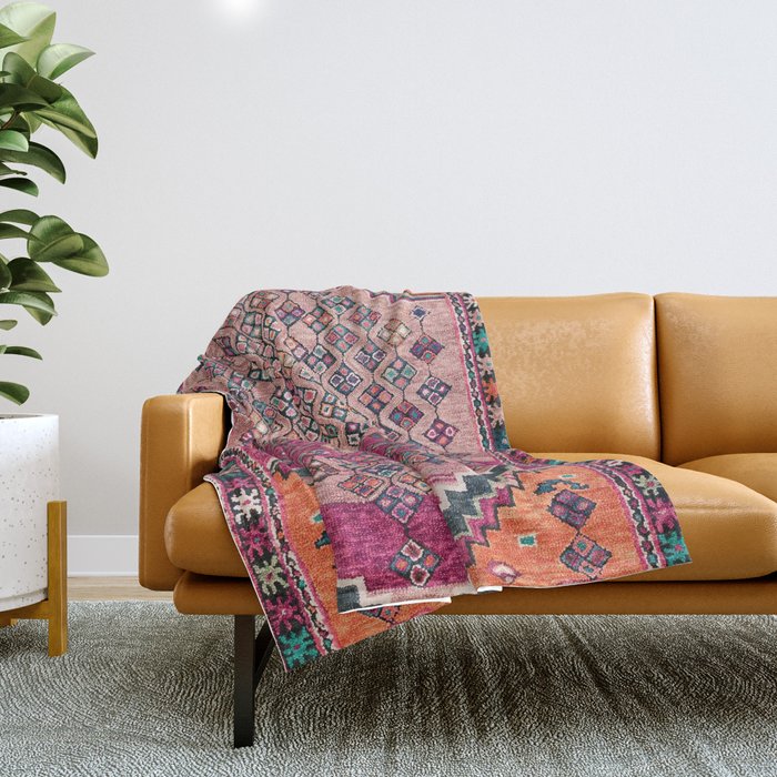 Traditional Moroccan Berber Artwork Design E17 Throw Blanket