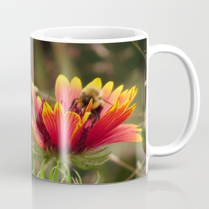 busy bee on pretty blanket flower Coffee Mug