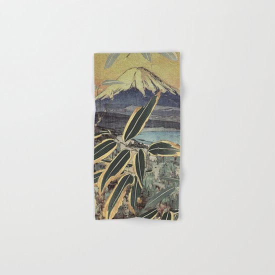 Arriving at Yiensen Bay Hand & Bath Towel