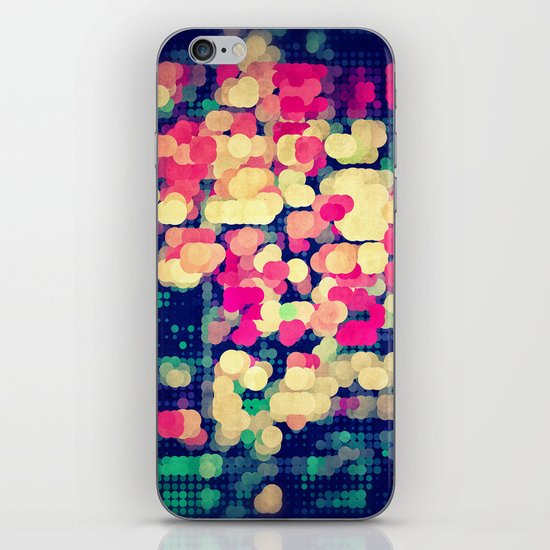 skyrt iPhone Skin
