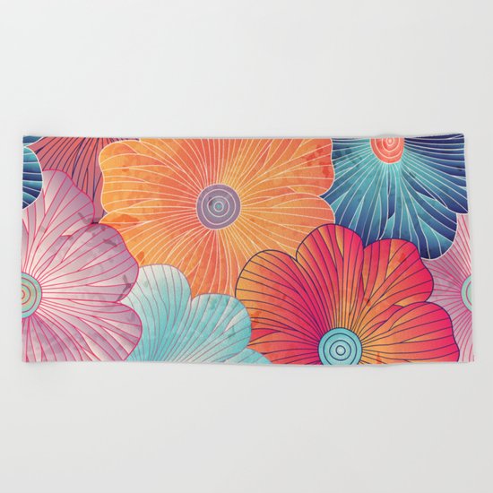 Big flowers Beach Towel