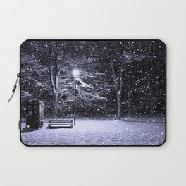 Tardis in the snow. Laptop Sleeve