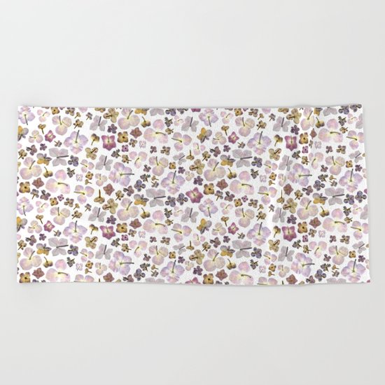 Scattered Hydrangea Beach Towel