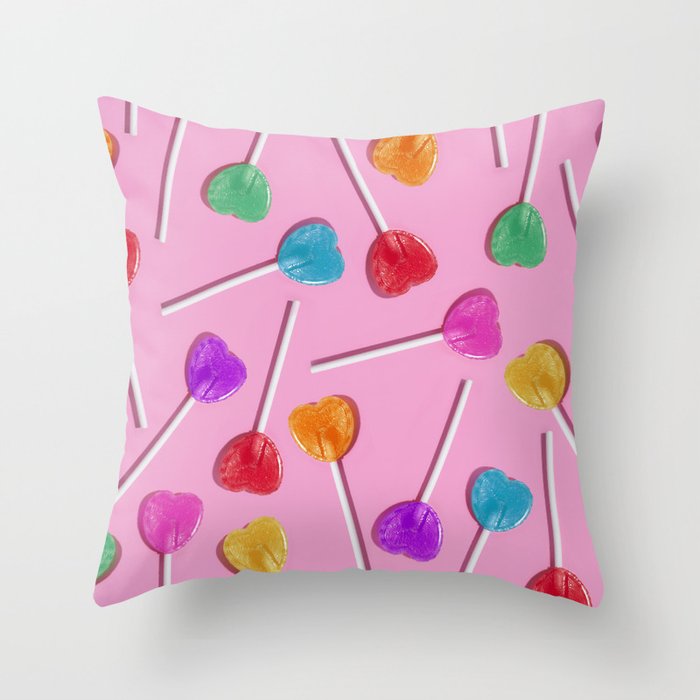 Light rainbow heart pattern Throw Pillow