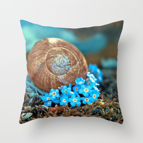 Romantic bed in the moss Throw Pillow