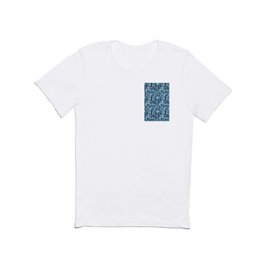 Retro 60s 70s Flowers - Vintage Style Floral Pattern in Thulian light and blue T Shirt