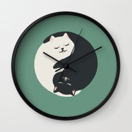 Hidden cat 26g Green yin yang hug Wall Clock